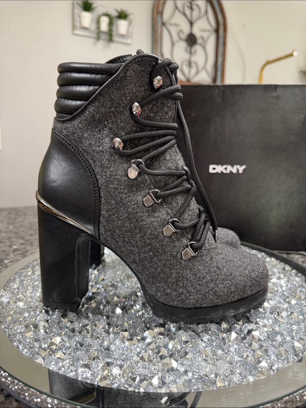 DKNY Lenni Gray Lace-Up Block Heel Ankle Boots NEW 7.5